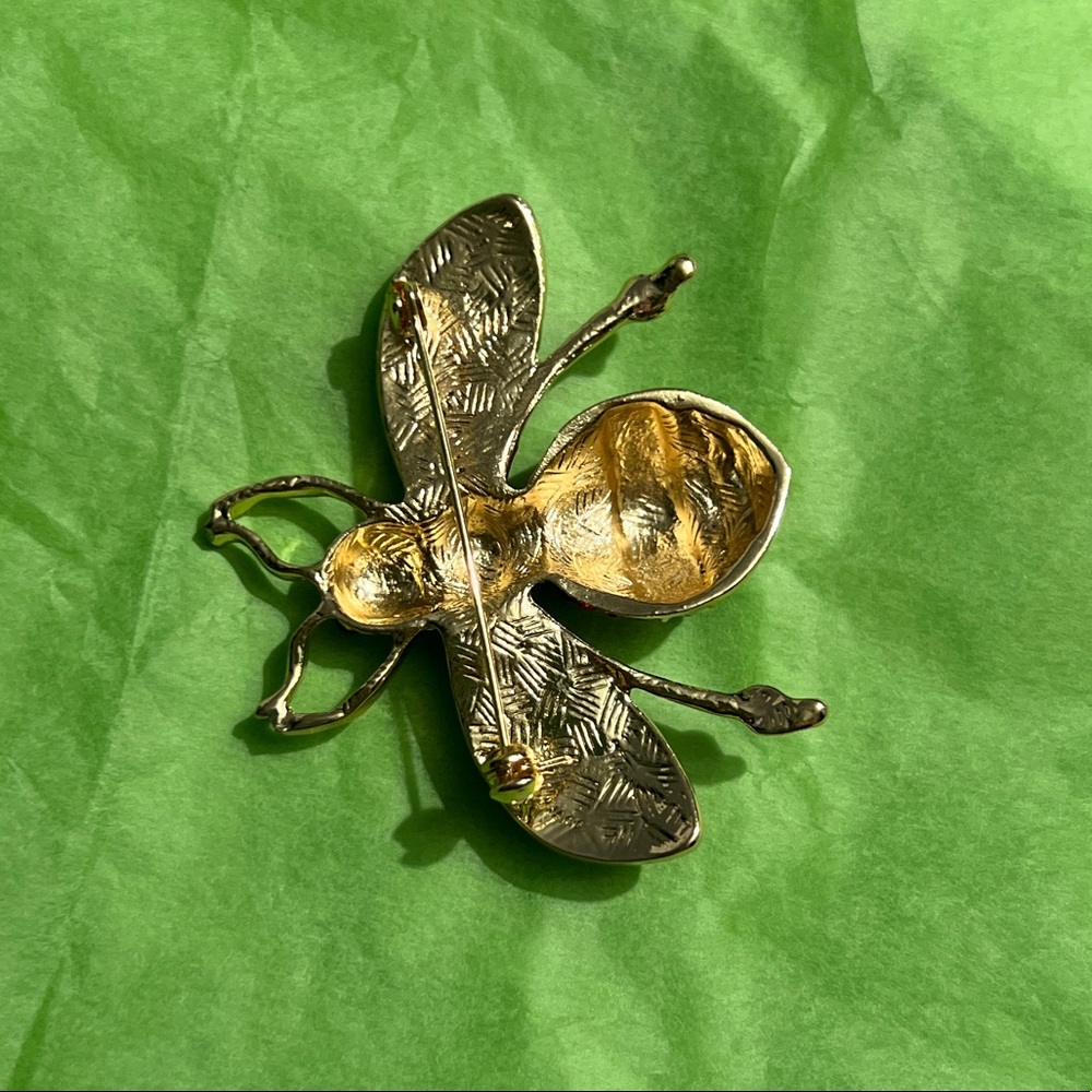 Designer Style Bee Rhinestone Brooch - Picture 2 of 9